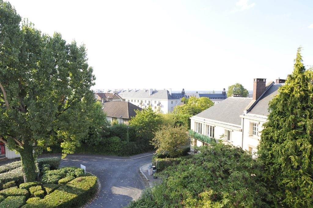 Creativ Appart Saint-Cyr-l'Ecole Exterior photo